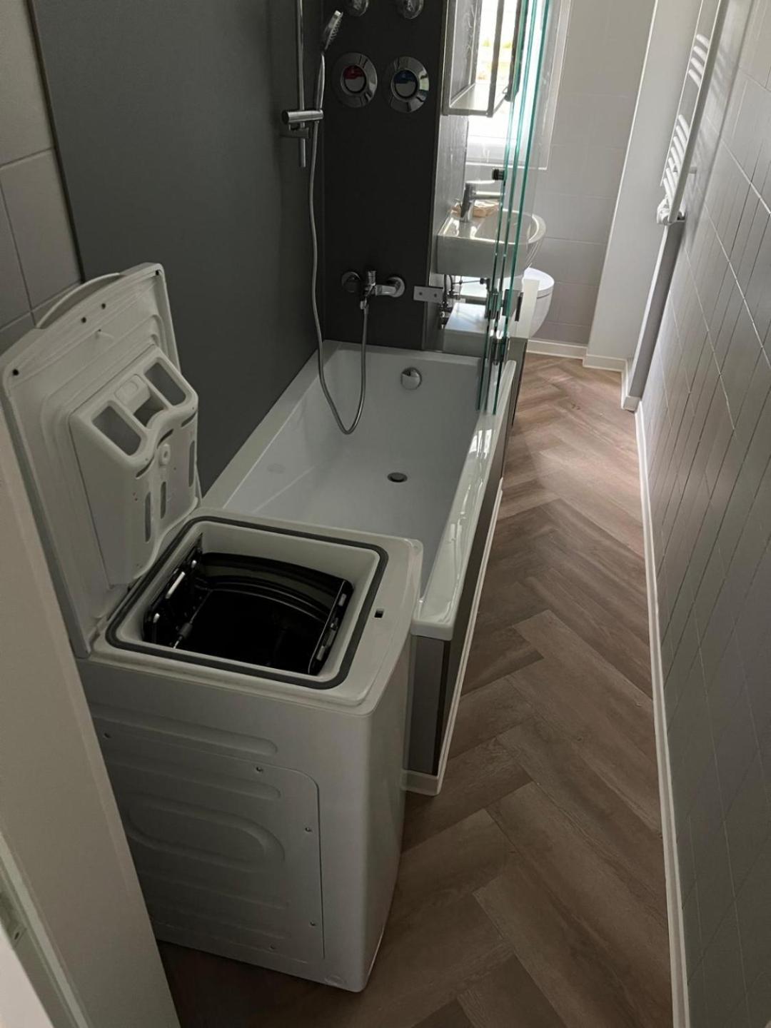 Zauberhafte Ferienwohnung In Barby Balkon Mit Elbblick Am Elbe-Saaleradweg Ngoại thất bức ảnh